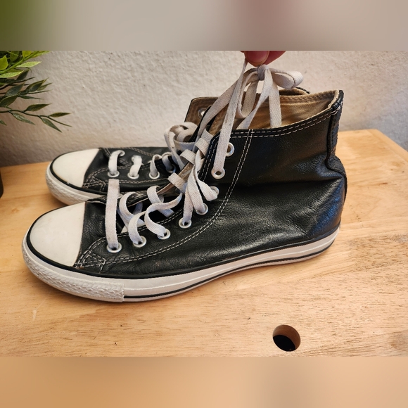 Converse Black and White Athletic Shoes - Picture 3 of 8